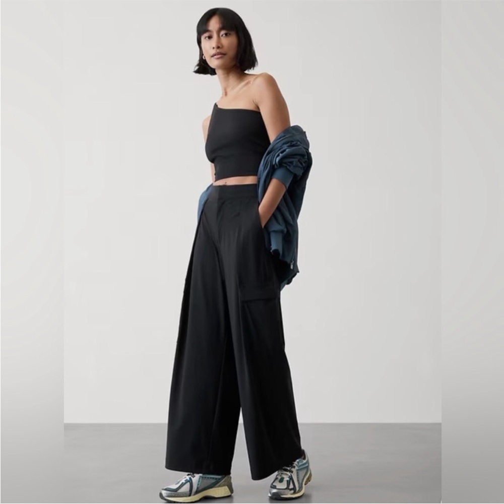 NWT Athleta Pinnacle High Rise Cargo Trouser | Black - Picture 1 of 12